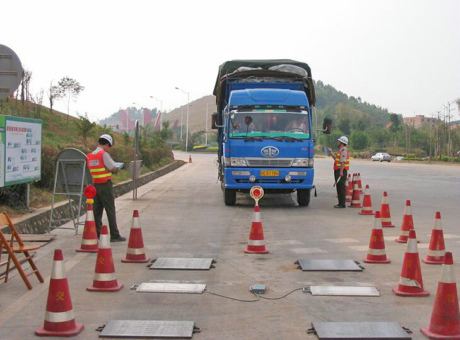 軸重秤-高速公路交警專用地磅、便攜式公路超載檢測(cè)系統(tǒng)
